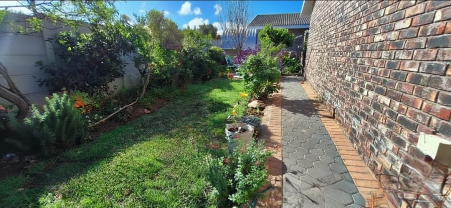 2 Bedroom Property for Sale in Dana Bay Western Cape